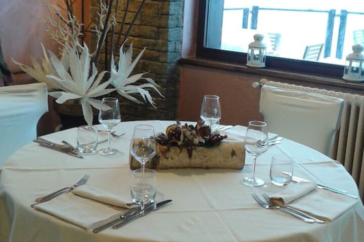Dining 36 of 70