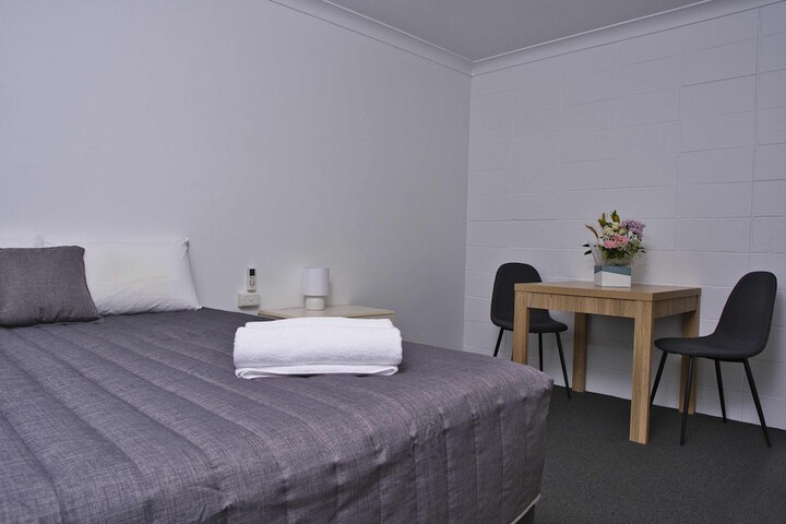 Room 6 of 33