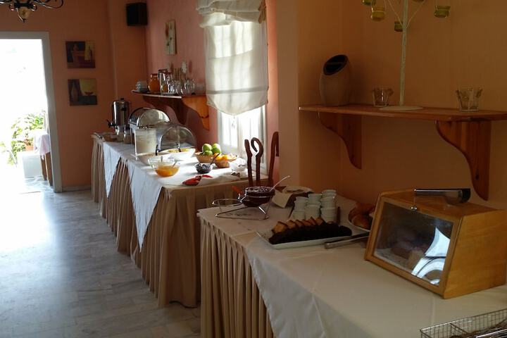 Breakfast buffet