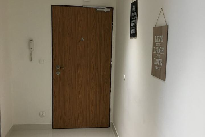 Room 12 of 113