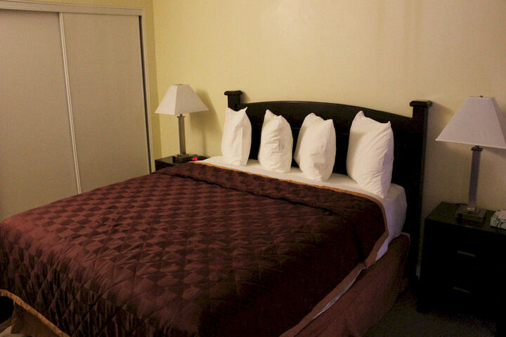 Room 5 of 11