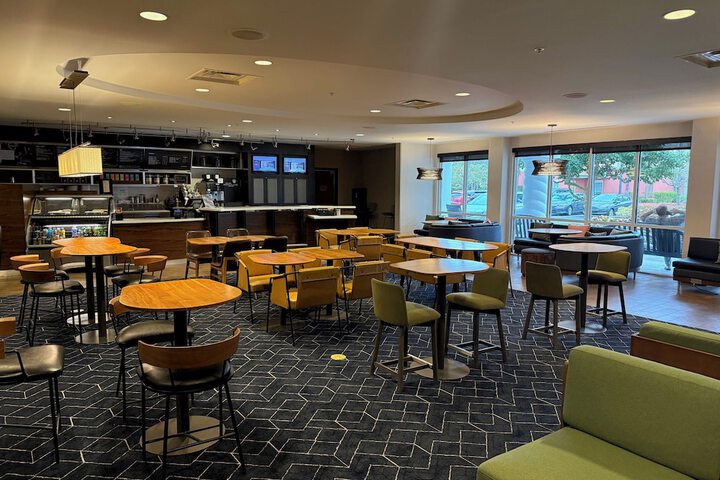 Lobby lounge