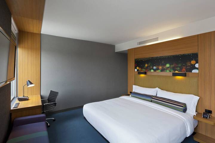 Room 4 of 43