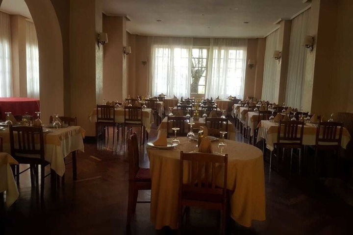 Dining 13 of 13