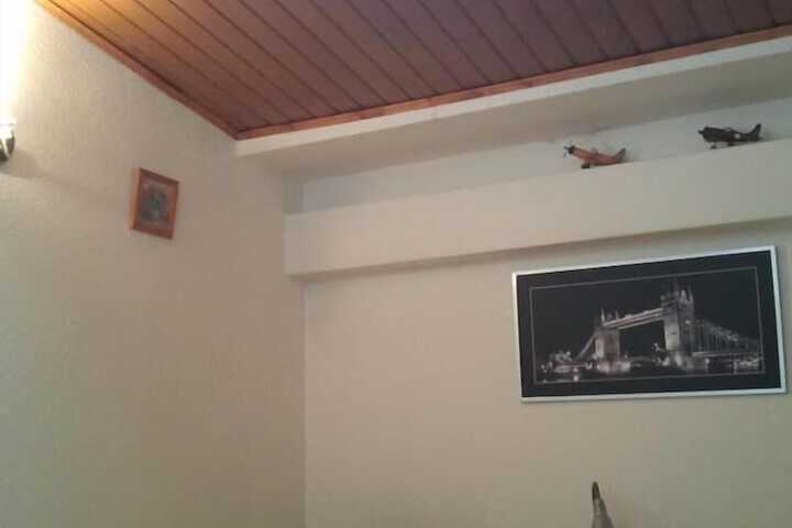 Room 9 of 29