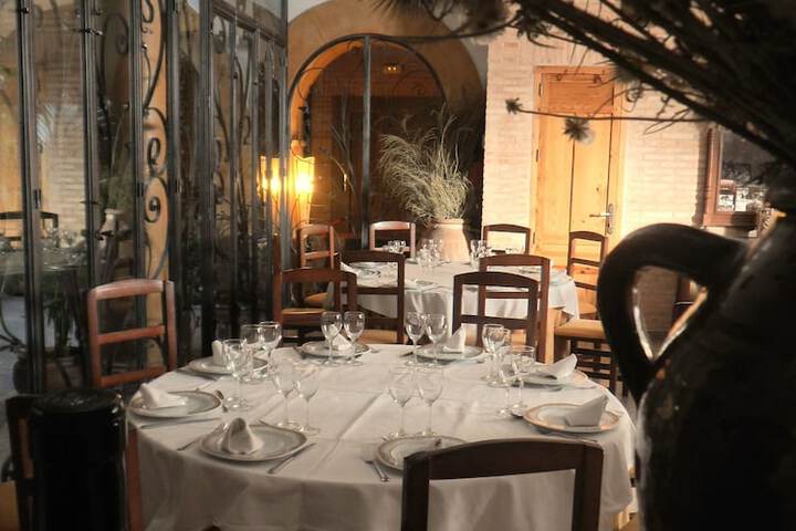 Dining 42 of 71