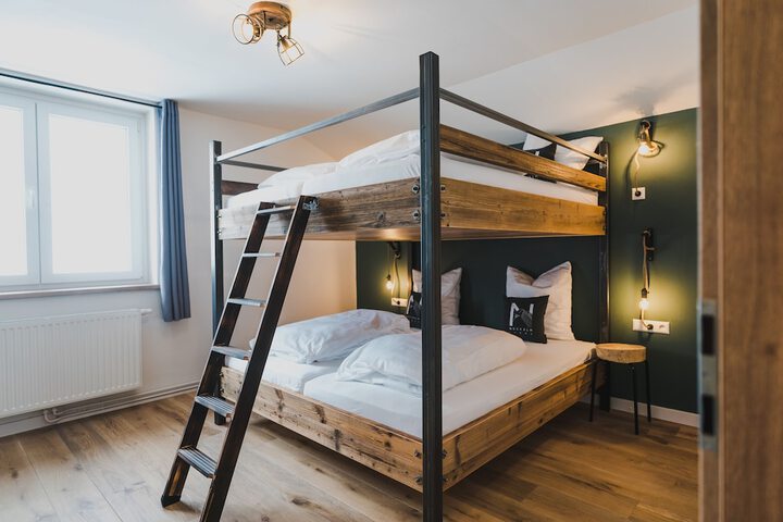Room 21 of 36