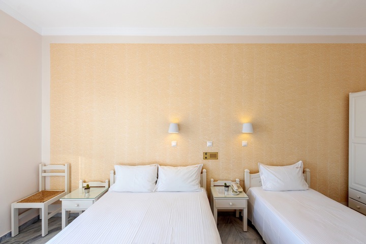 Room 27 of 85