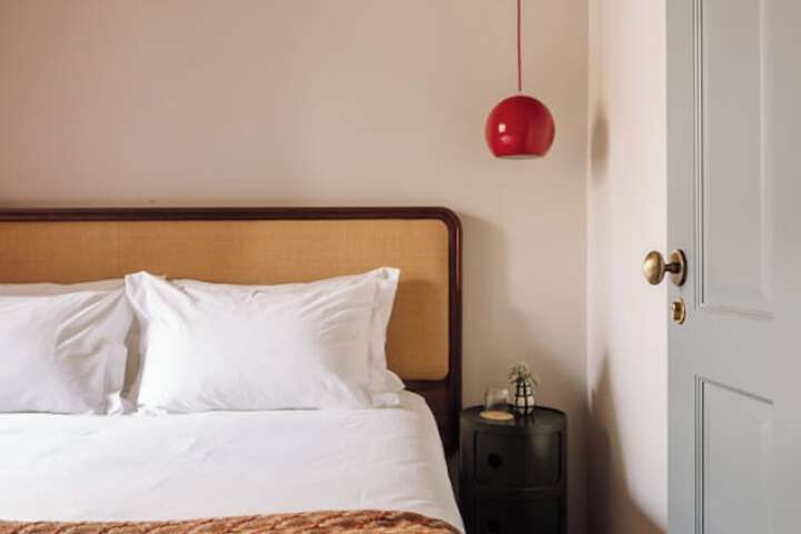 Room 6 of 82