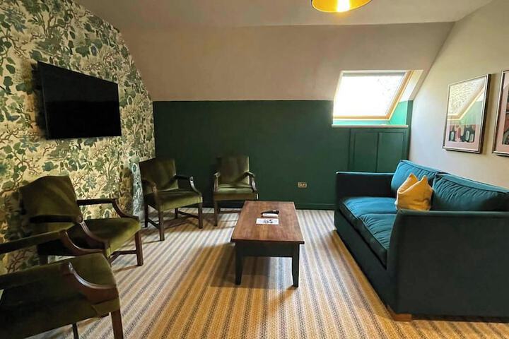 Room 93 of 153