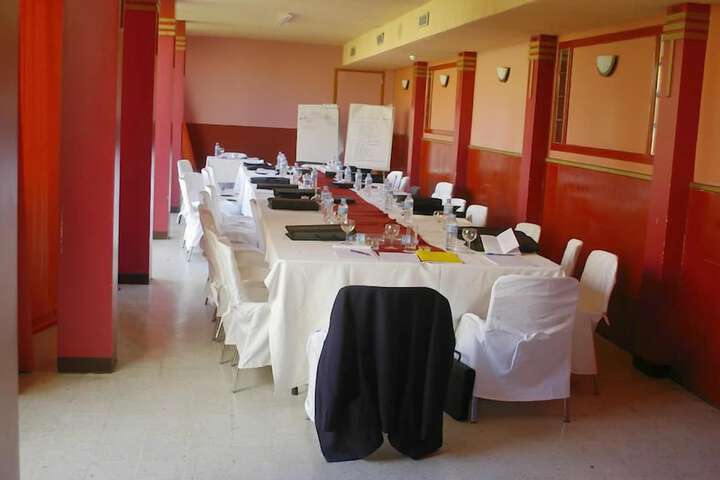 Meeting facility