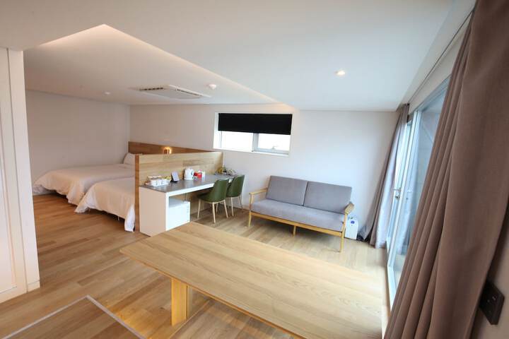 Room 22 of 60
