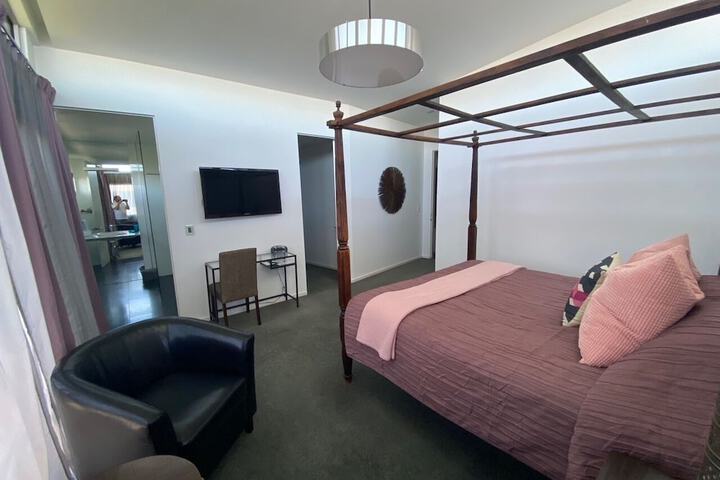 Room 12 of 38