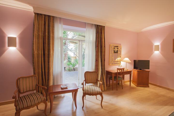 Room 22 of 53