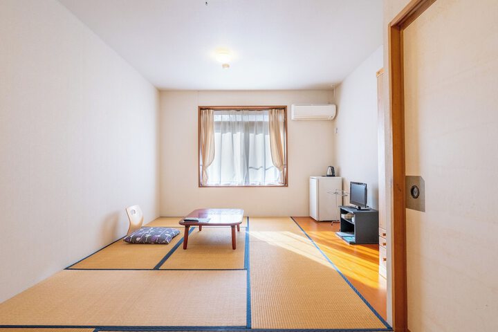 Room 12 of 26