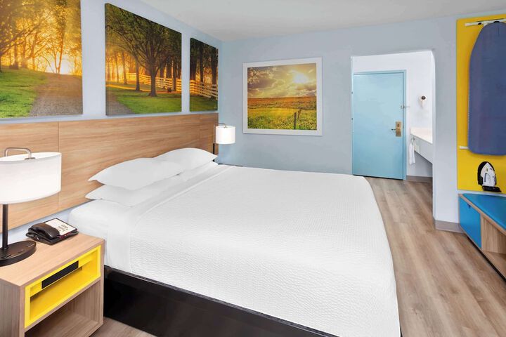 1 King Bed Studio Suite (5 of 8)