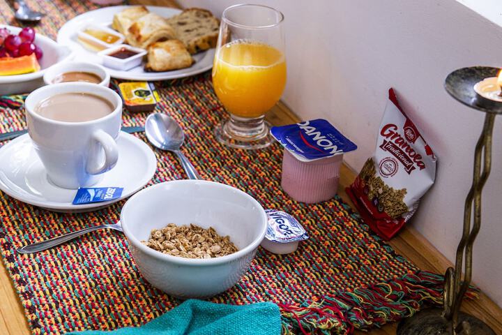 Breakfast/Coffee Service 94 of 145