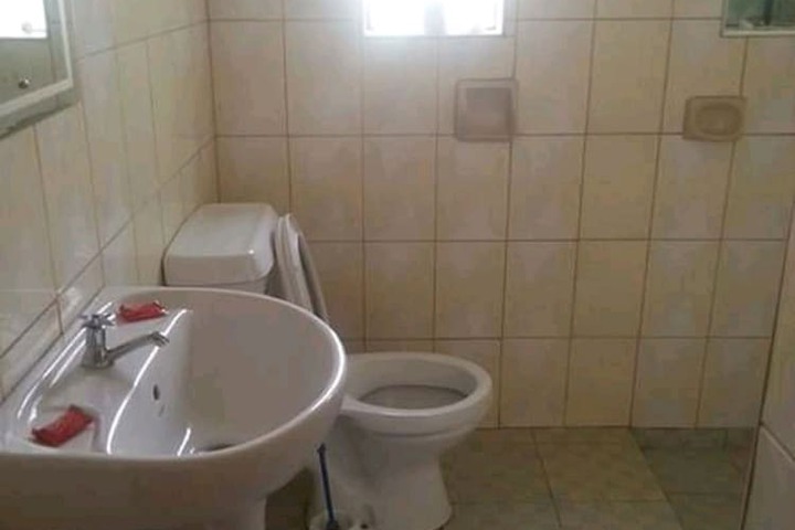 Room 11 of 27