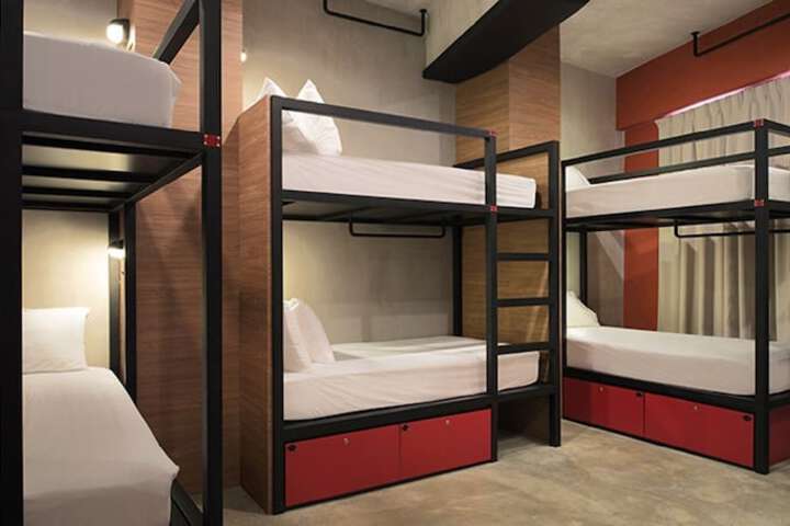 Room 16 of 34