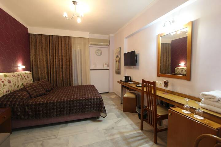 Room 12 of 85