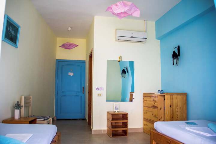 Room 10 of 87