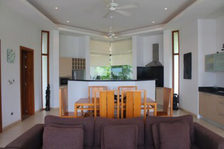 Room 13 of 26
