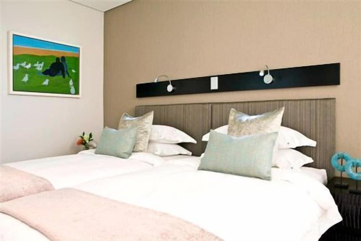 Room 6 of 34