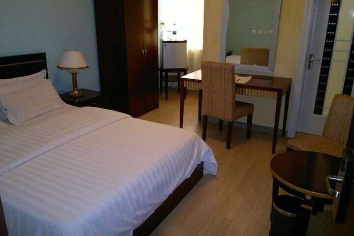 Room 3 of 20