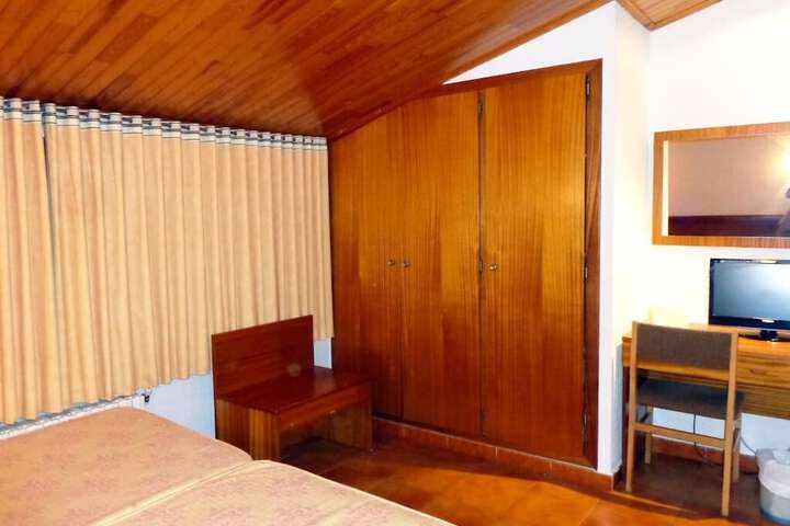 Room 33 of 62
