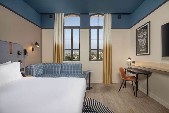 Room 13 of 47