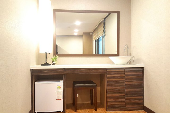 Room 8 of 77