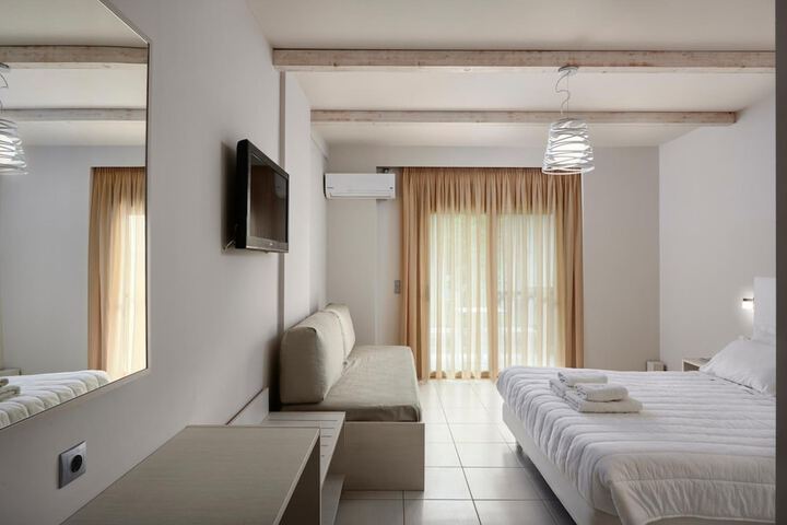 Room 9 of 69