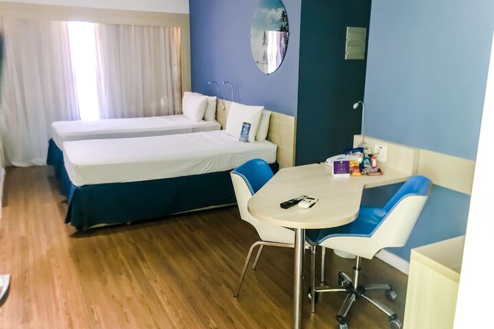 Room 2 of 41