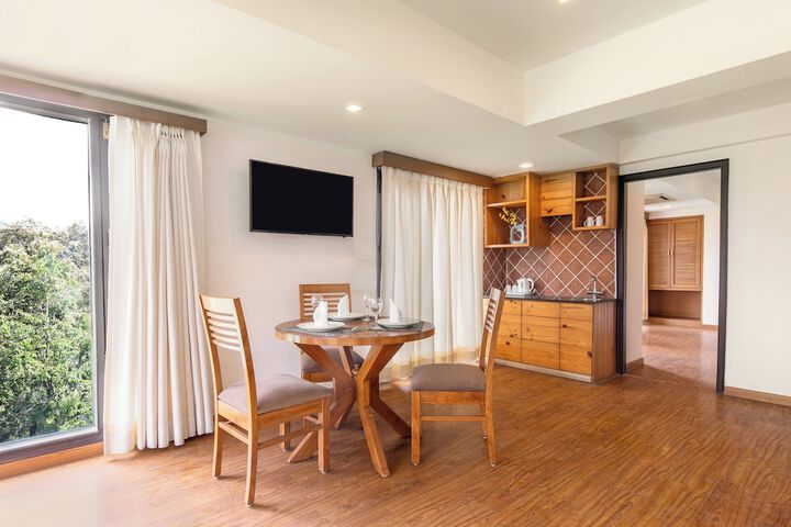 Room 32 of 79