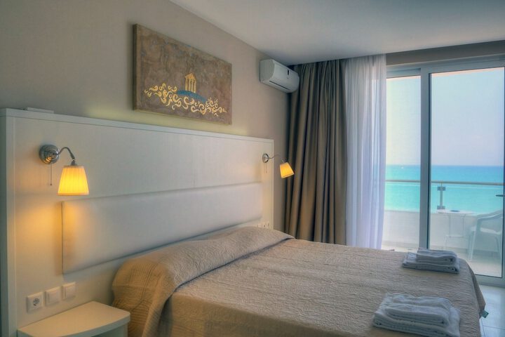 Room 9 of 108