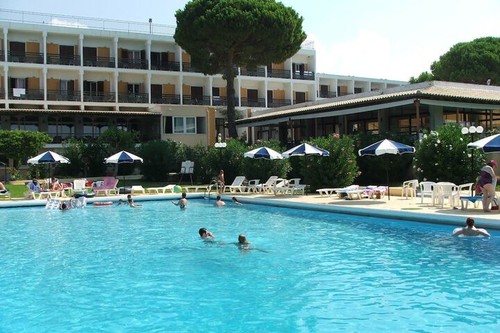 Hotel Pool