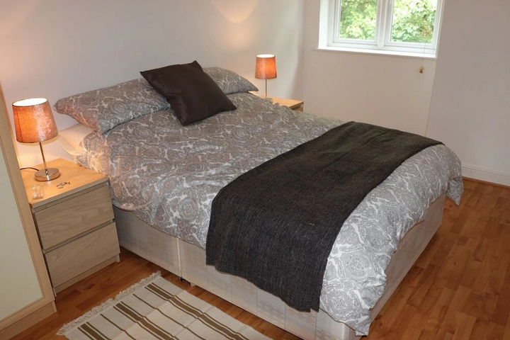 Room 4 of 13