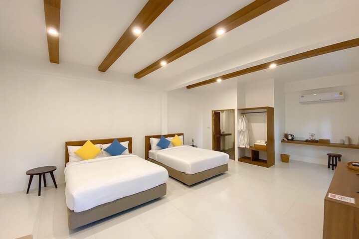 Room 3 of 18