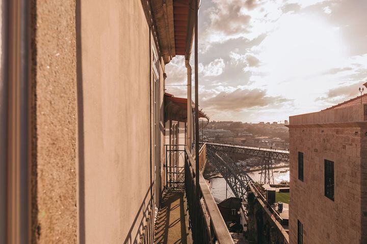 Room 9 of 186