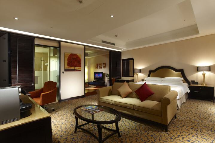 Room 5 of 68