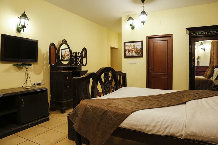 Room 9 of 36