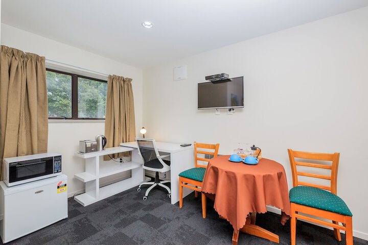 Room 3 of 24