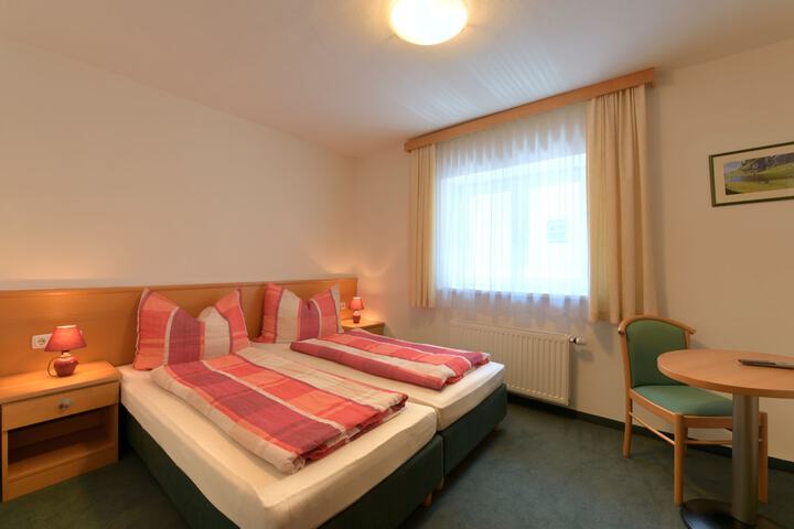 Room 13 of 19