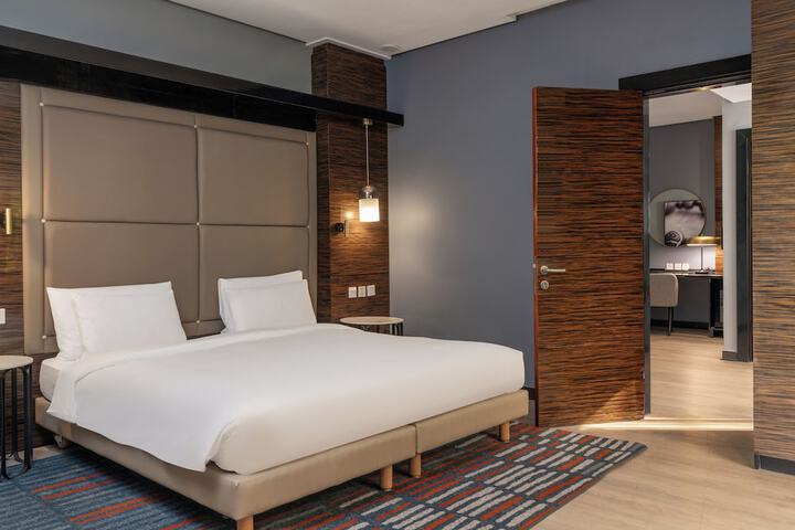 Room 38 of 227