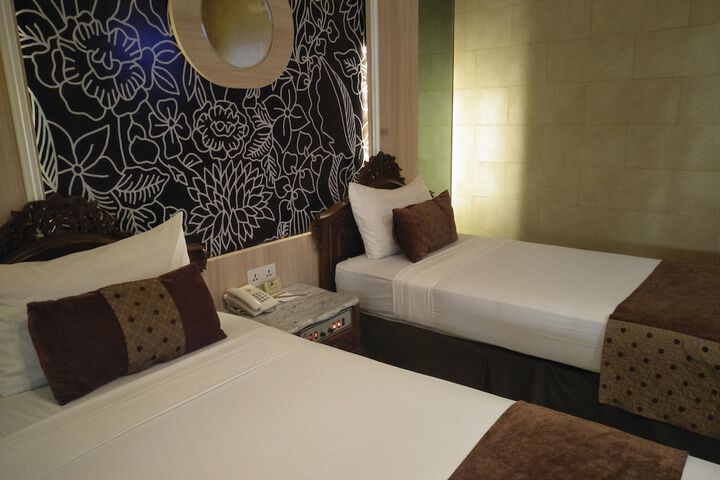 Room 13 of 57