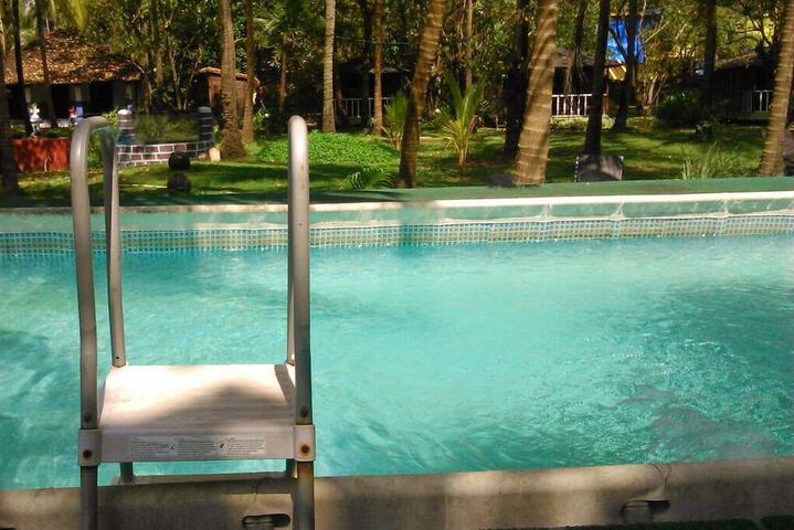 Pool 82 of 193