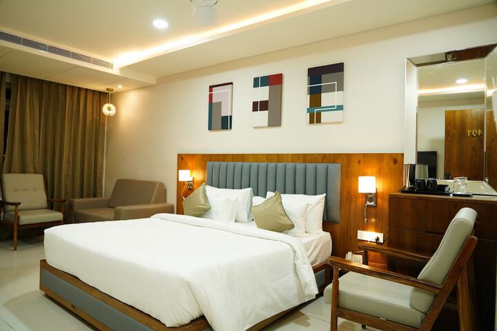 Room 8 of 27