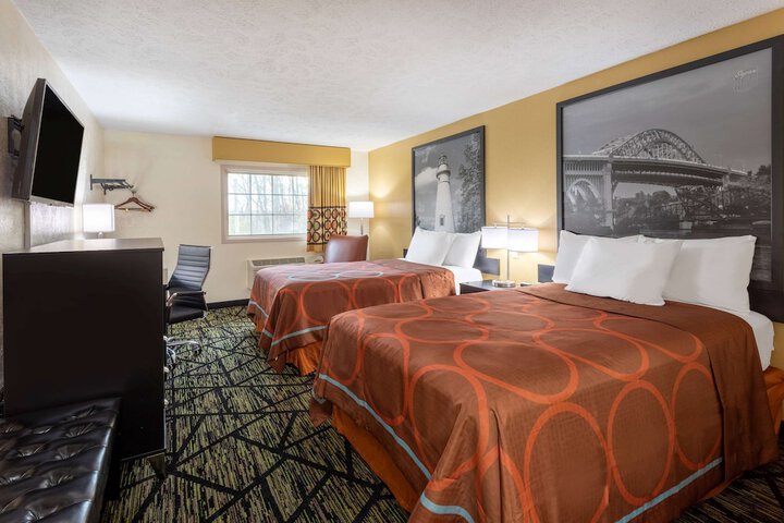 2 Double Beds (4 of 6)