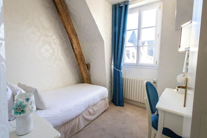 Room 44 of 112