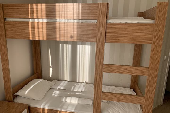 Room 12 of 33